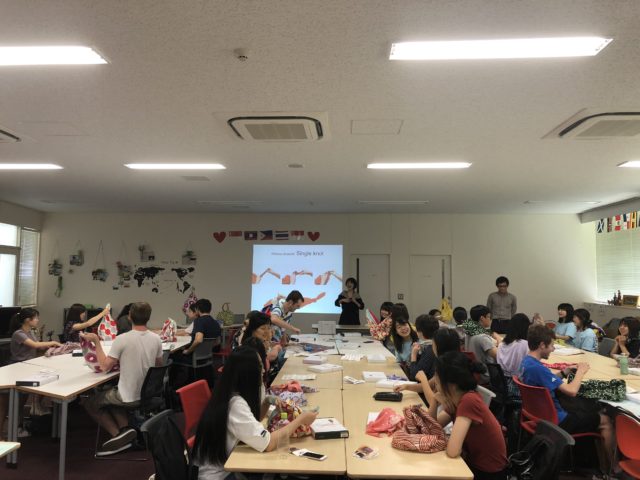 風呂敷講習会@南山大学
